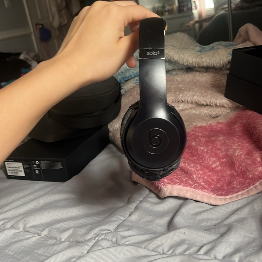Beats - Picture 2 of 2